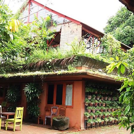 Rumah Turi Eco Boutique Hotel Surakarta (Solo) Exterior foto